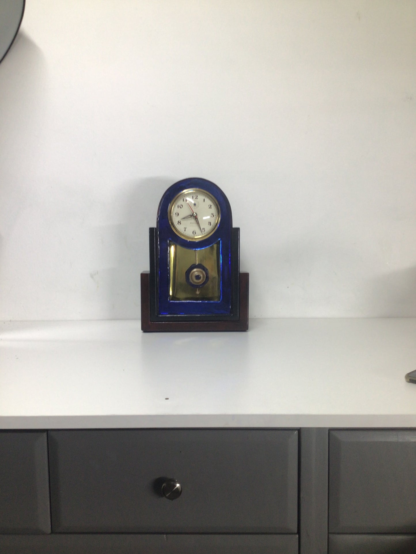 Art Deco Design Pendulum Mantle Clock