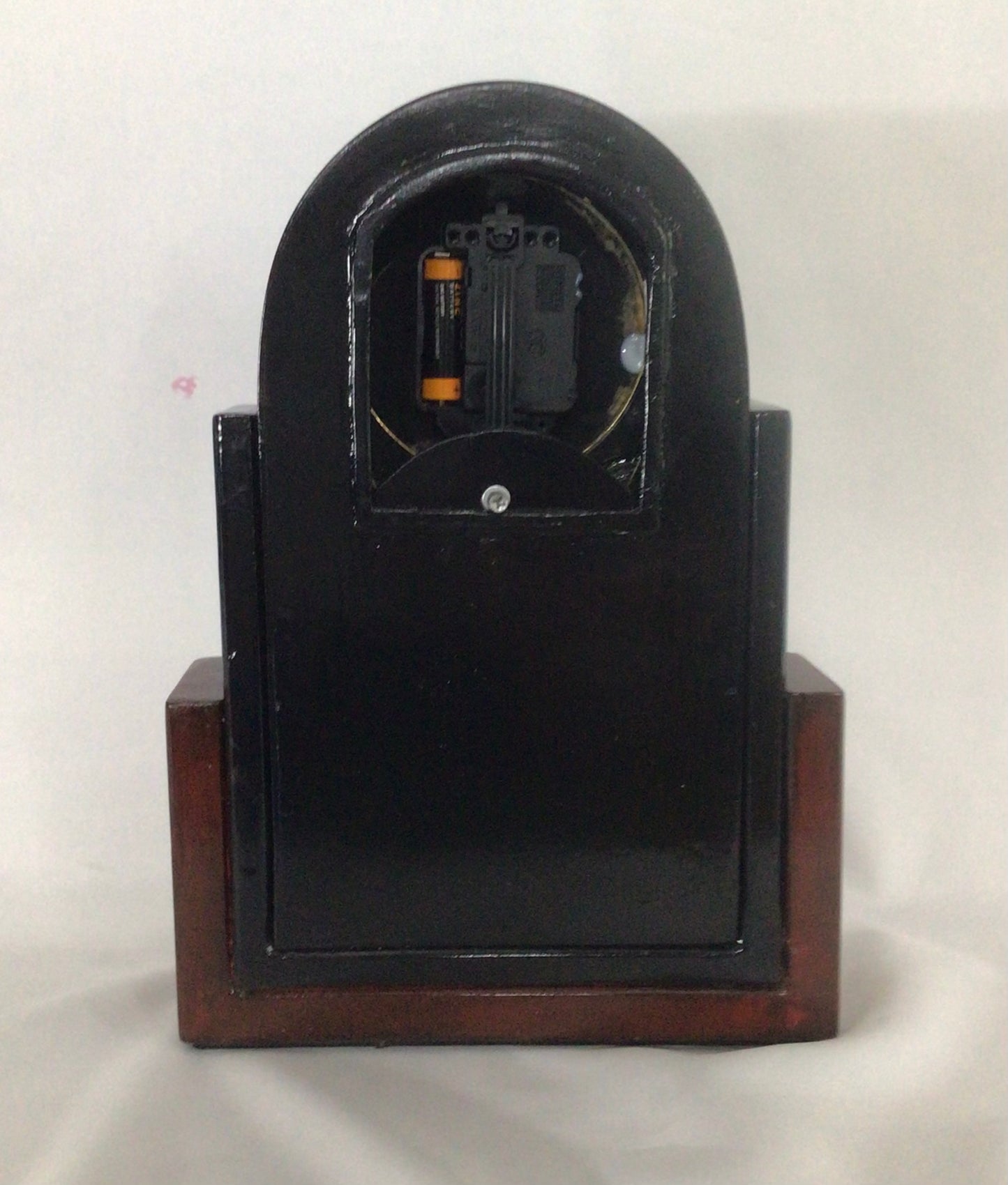 Art Deco Design Pendulum Mantle Clock