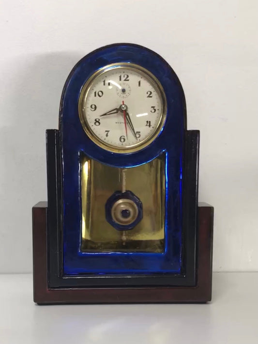 Art Deco Design Pendulum Mantle Clock