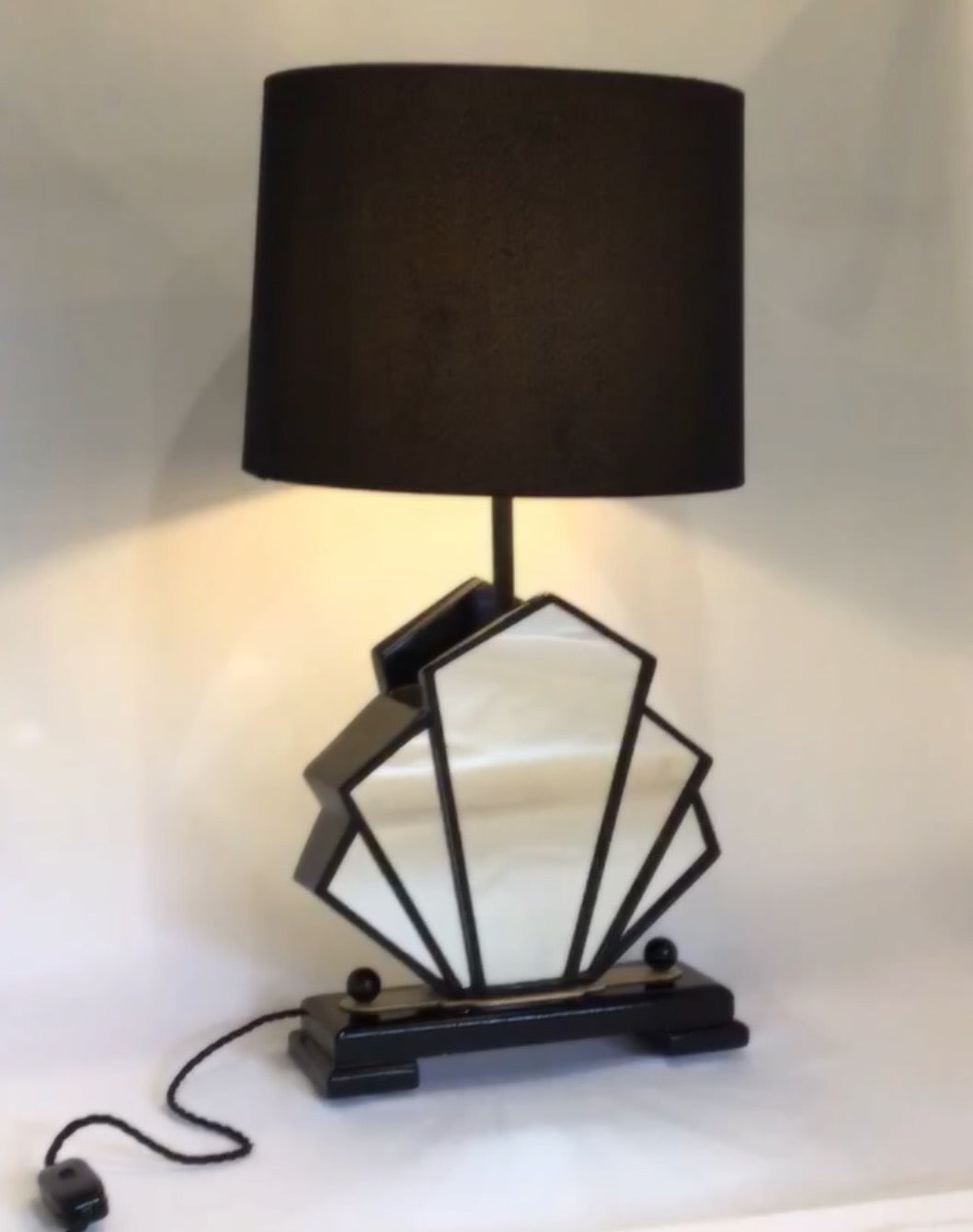 Arts Deco Fan-Mirror Table Lamp